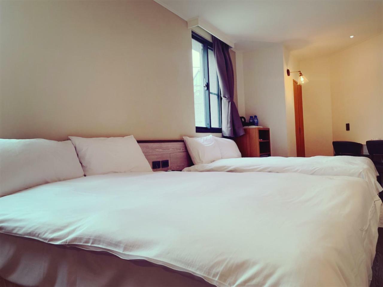 Raise Hotel Tajcshung Kültér fotó